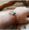دستبند چوبی فیروزه کوبی شده طرح برگ