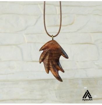 گردنبند چوبی طرح برگ جنگلی