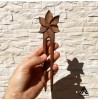 پین چوبی منبت کاری شده طرح گل