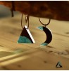 گردنبند چوبی طرح ماه و مثلت