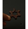 گردنبدن چوبی طرح ستاره شش پر دو طرفه