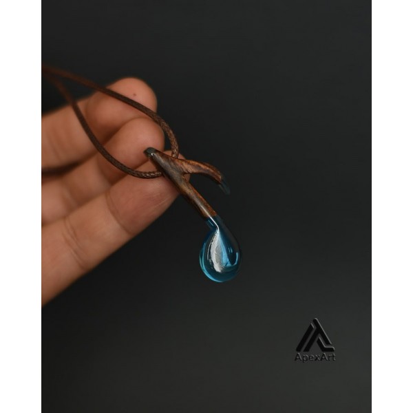 گردنبند چوب و رزینی طرح نت موسیقی(چنگ)